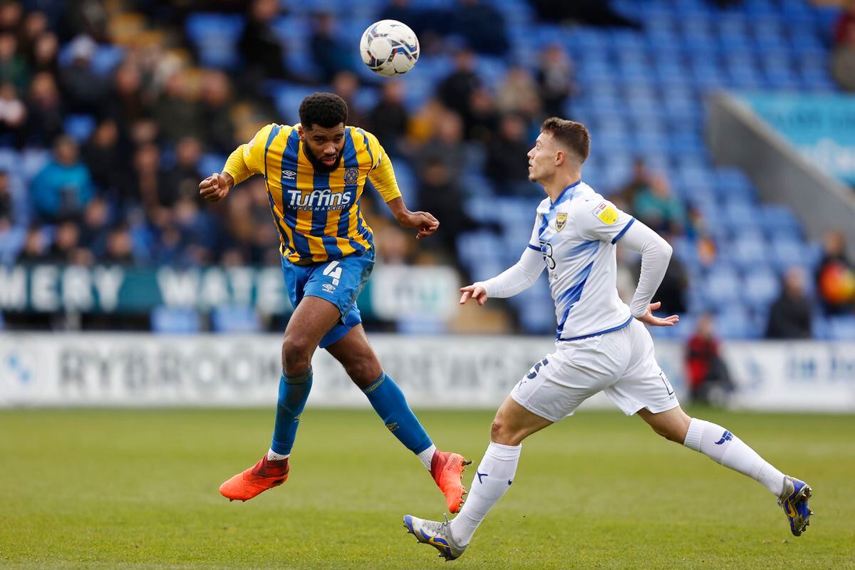 Ethan Ebanks-Landell of Shrewsbury Town and Billy Bodin of Oxford United (AMA)