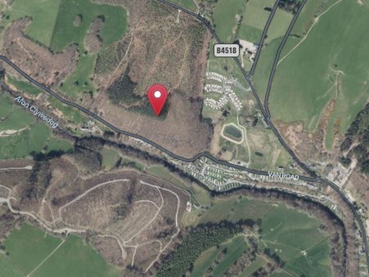 Where the lodges would be placed within the Red Kite holiday park - from UK Grid Reference Finder.