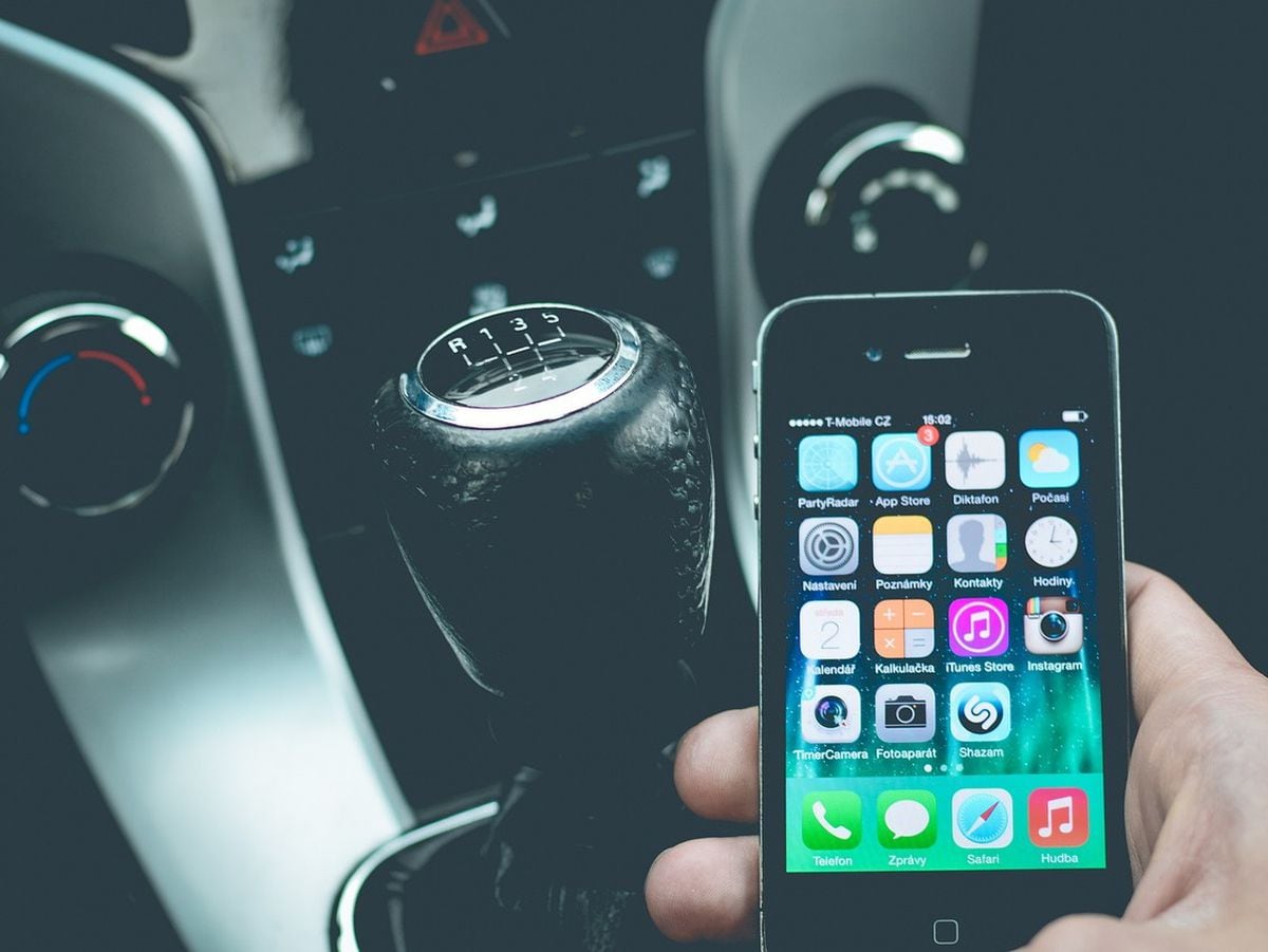 Increase in number of fines issued in West Mercia for mobile phone use at the wheel
