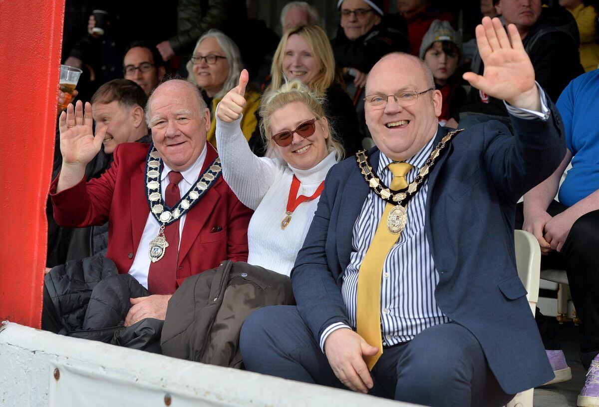 Whitchurch mayor John Sinnott with Newport Pagnell mayoress and mayor Sarah and Paul Day