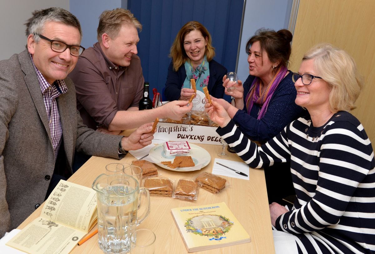  A Billington's Gingerbread tasting event held at the Festival Drayton Centre.  Trying some out are Martin Jones, Martyn Rowley, Helen Rowley, Nicola Docksey and Carol Jones.