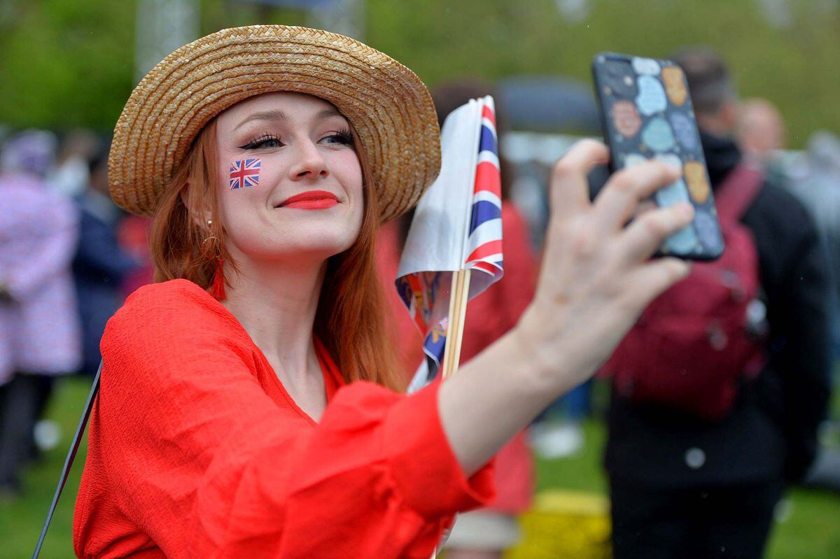 Lauren Rutter from Yorkshire gets a selfie at Hyde Park