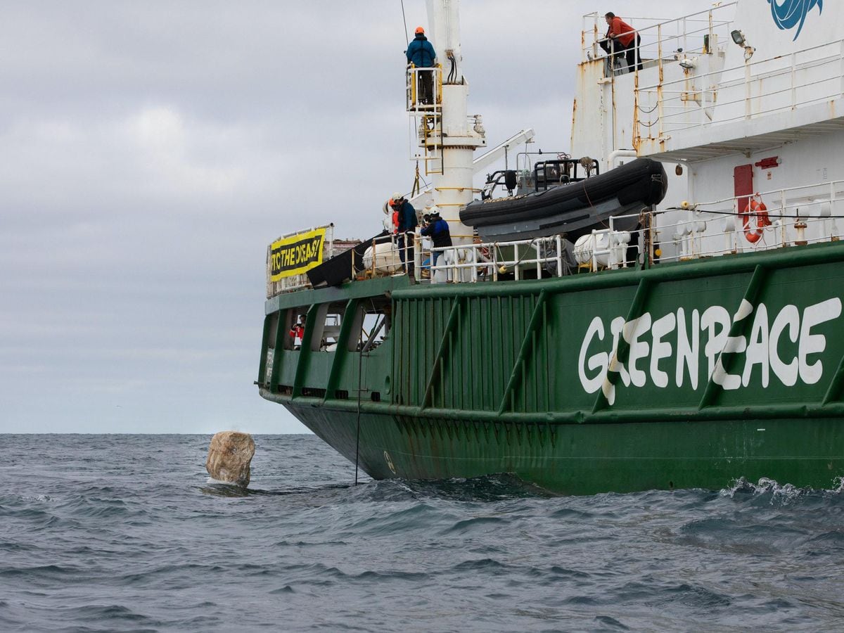 Greenpeace is dropping boulders into North Sea from its vessel Esperanza (Suzanne Plunkett/Greenpeace)