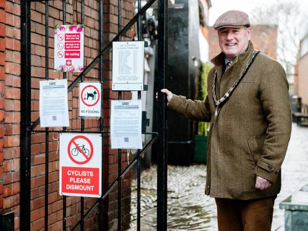  Oswestry Mayor, Councillor Mark Jones at the alleyway that lead to Cae Glas Park in Oswestry which is going to be renovated