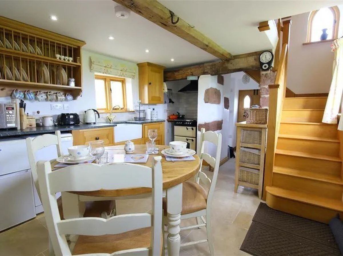 The Shooting Folly: the kitchen. Photo: Sykes Holiday Cottages.