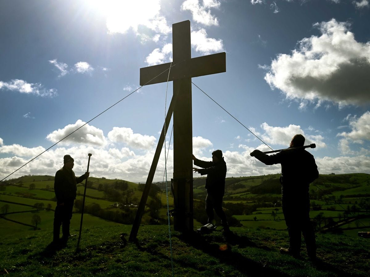 Watch as huge Easter crosses go up in the Shropshire Hills ahead of Good Friday service 