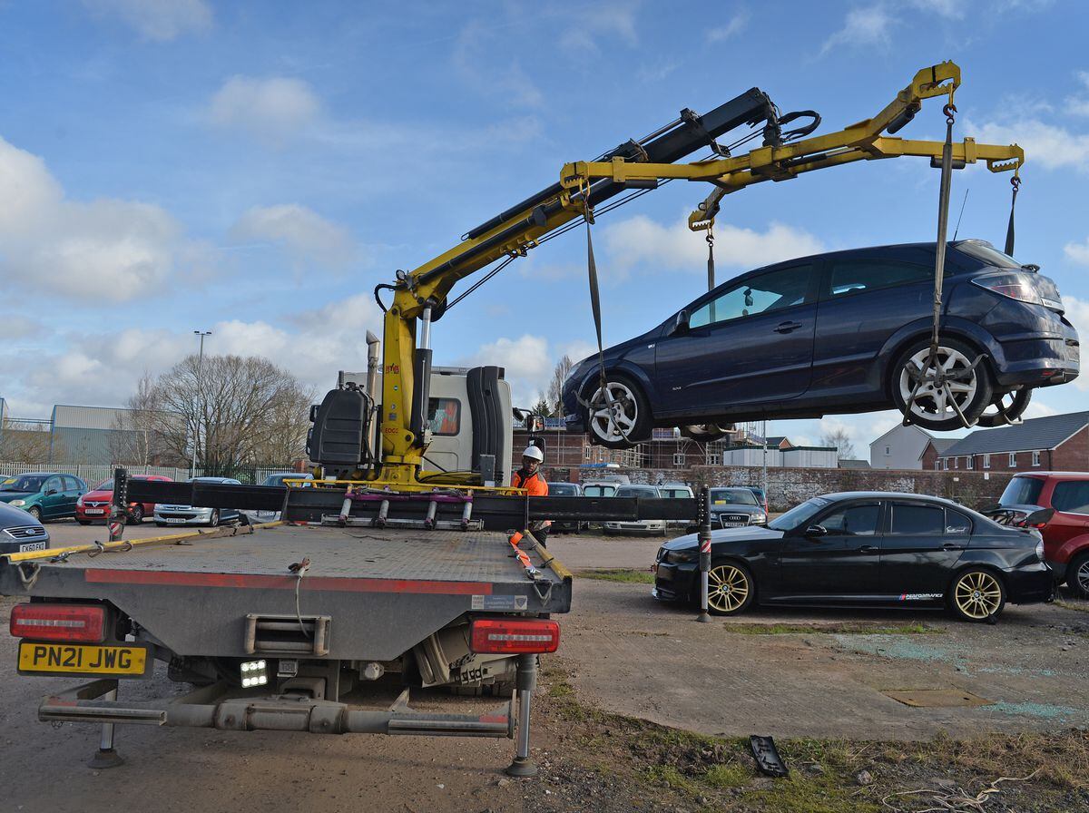 FEATURES  COPYRIGHT TIM STURGESS EXPRESS AND  STAR...... 09/03/2022   DVLA and police towing away cars with no road tax. Will be going out to streets in West Bromwich where cars are towed away. Pictured, another car arrives  in the West Bromwich car pound..