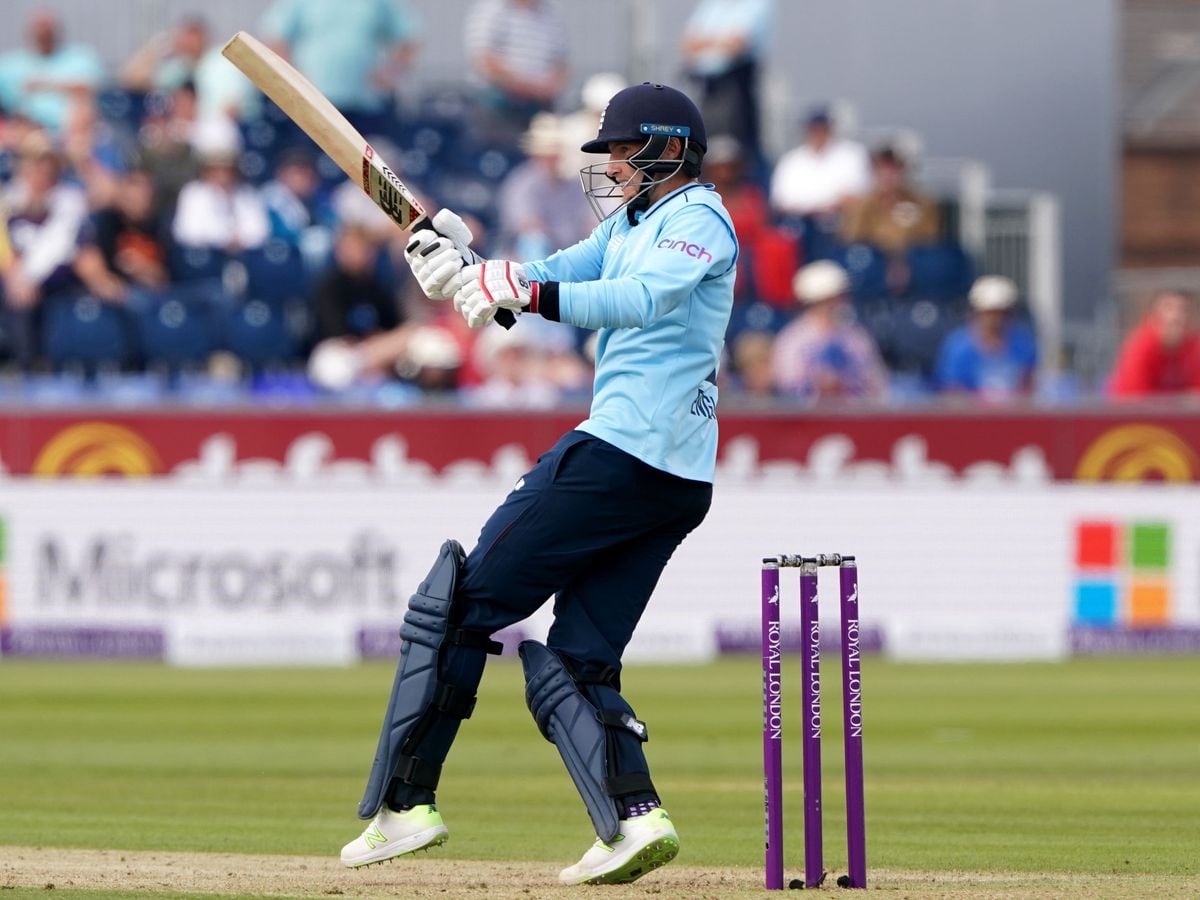 Chris Woakes and Joe Root excel as England cruise to victory against ...