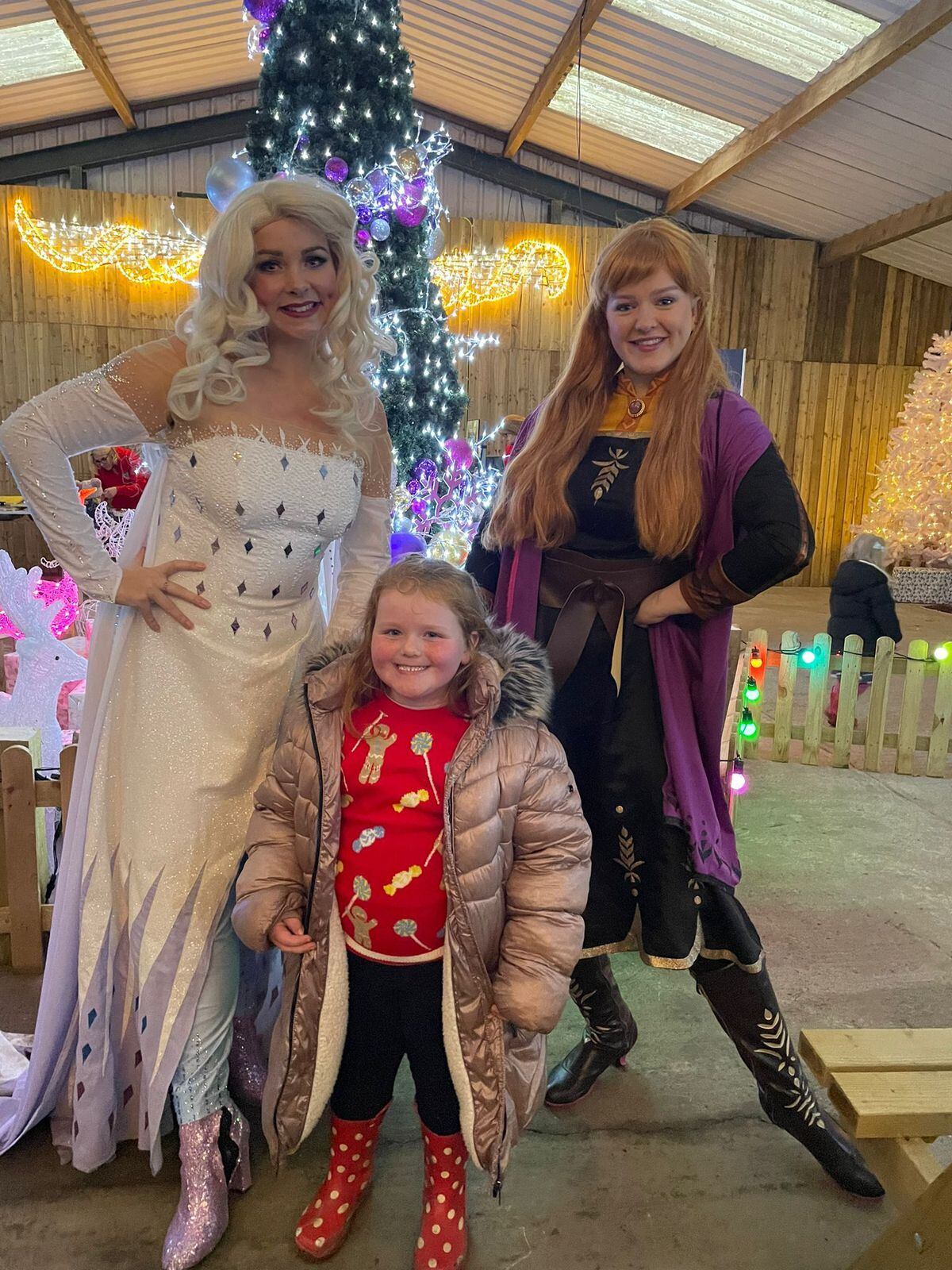 Hoo Zoo & Dinosaur World's Snow Princess Christmas
