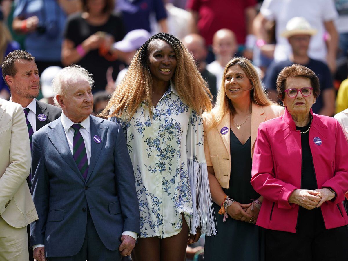 Former Wimbledon champions line up on Centre Court