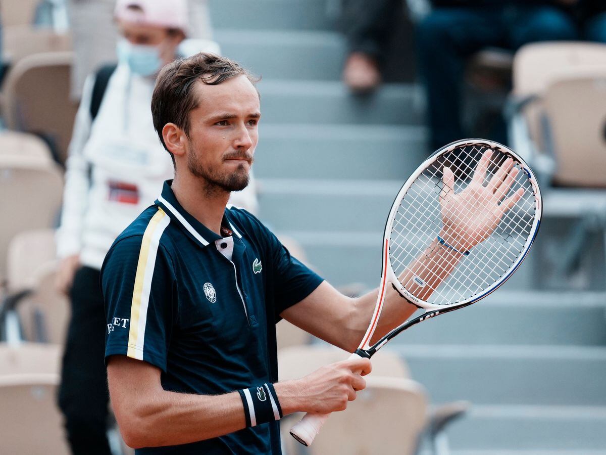 Daniil Medvedev eases past Reilly Opelka to reach French Open fourth