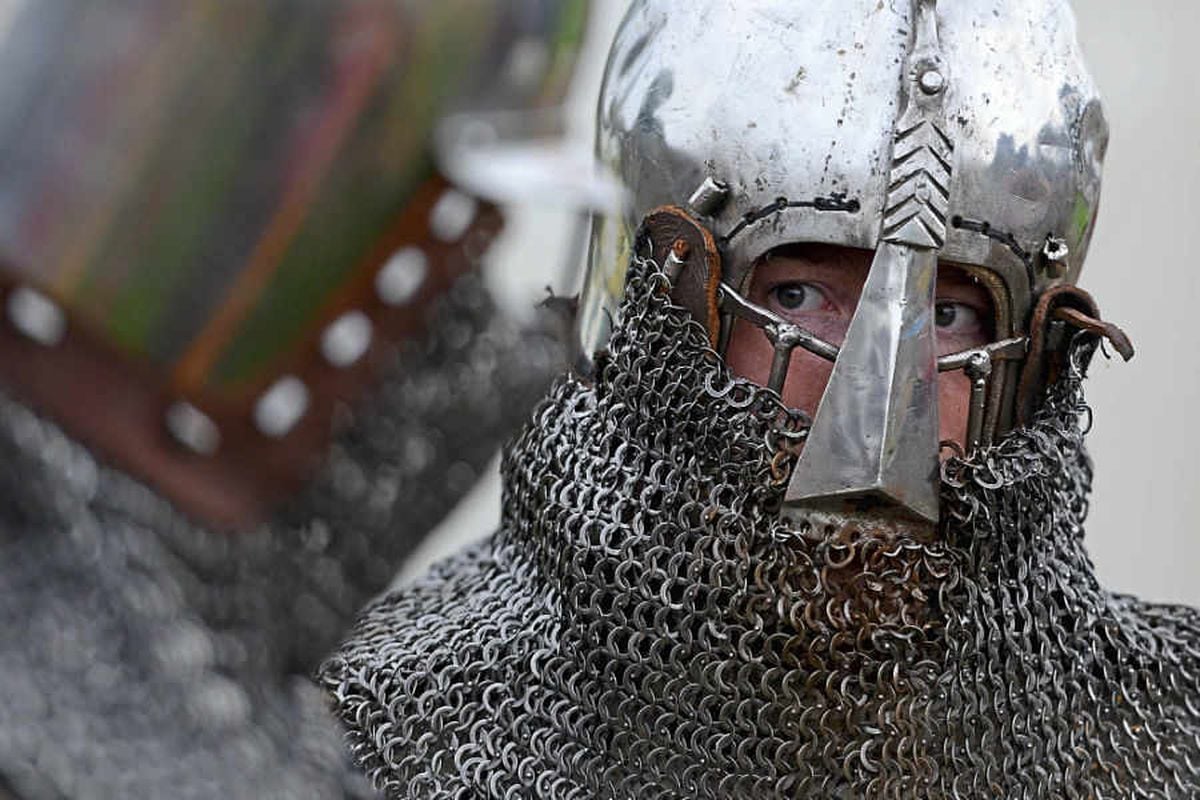 Video and pictures: Real blood spilled at Ludlow Castle battle ...