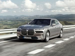 What will the new BMW 7 Series and i7 be going up against?