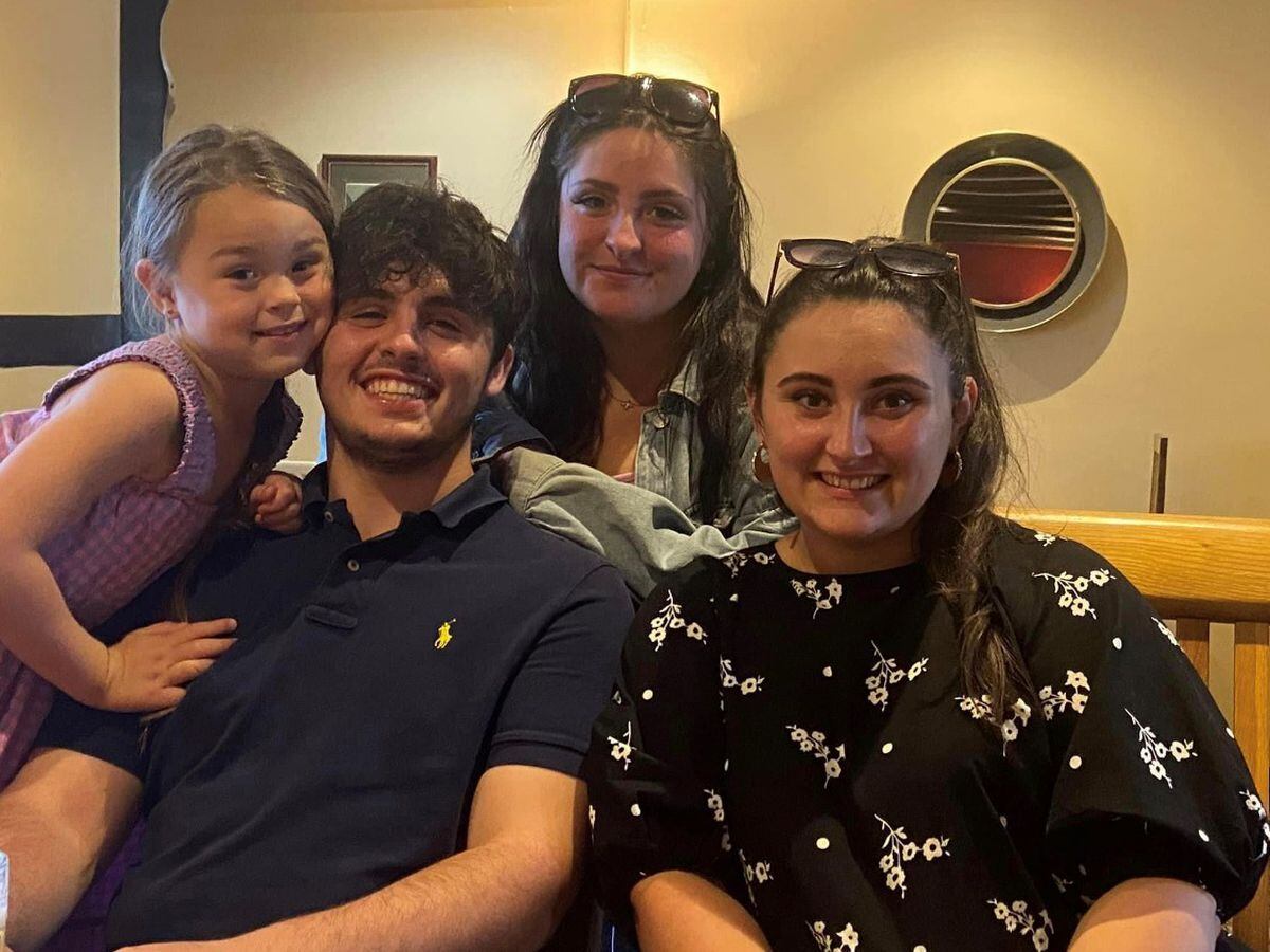 Dylan Price with niece Azaylia and sisters Izzy and Olivia