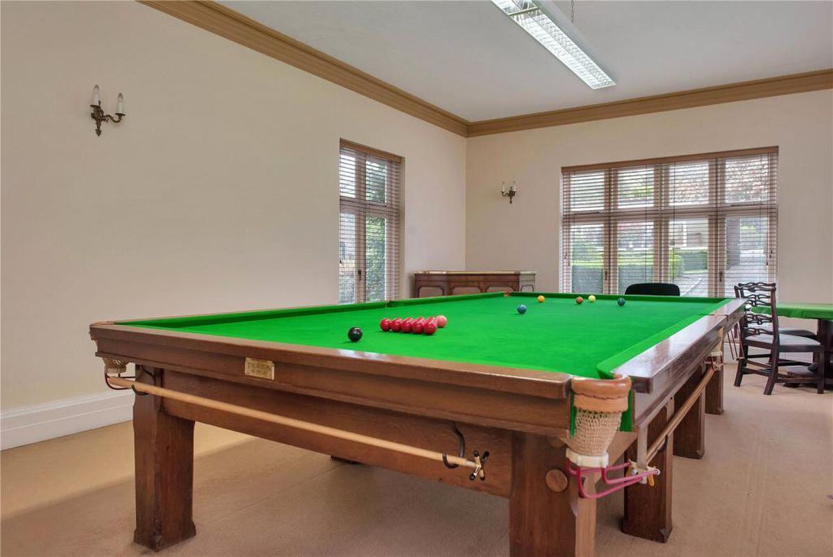 Budding snooker players can practice to their hearts content in the snooker room. Photo: Rightmove/Fisher German, Worcester
