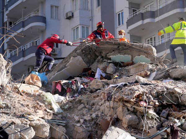 Turkey Earthquake rescuers in action