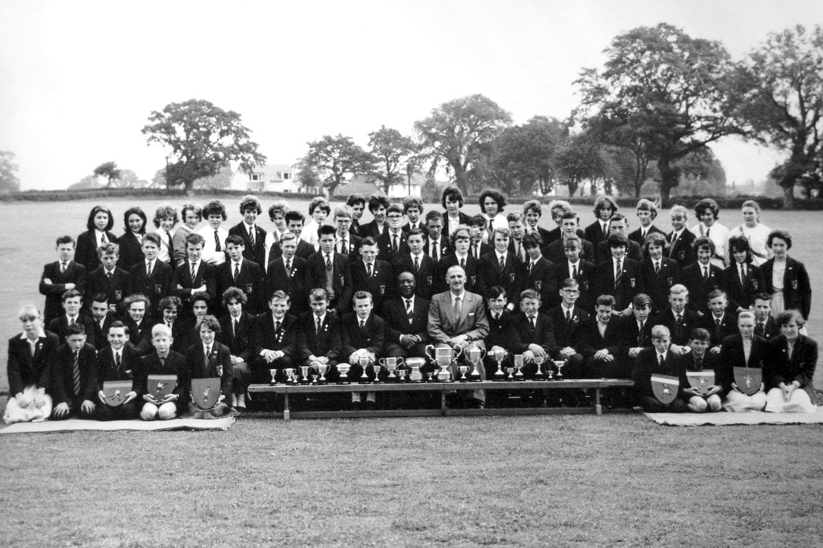 Ernie Wray and his pupils with their guest from Trinidad and Tobago in July 1963.