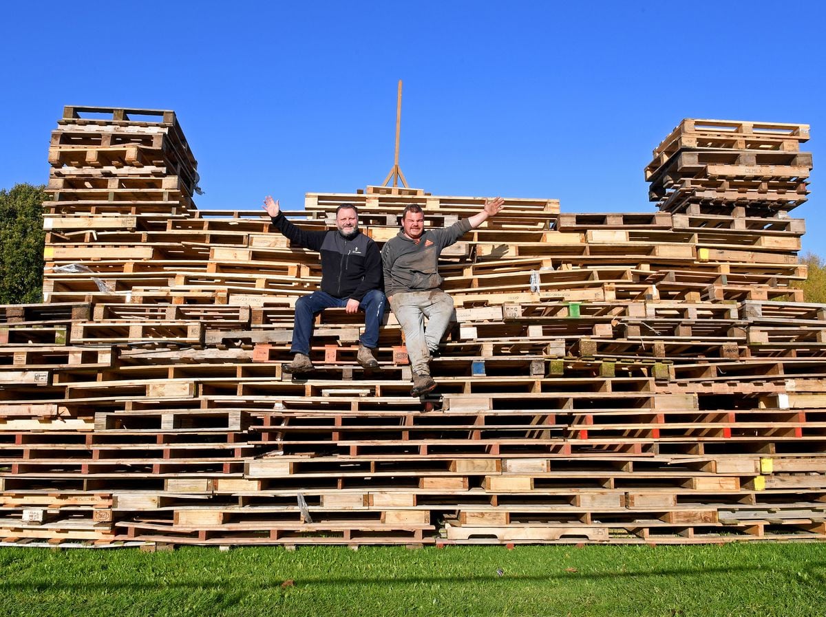 Telford's famous Donnington Bonfire back for this year with another bang 