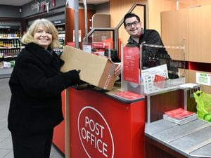 Harriet Baldwin MP opens the new Post Office. Picture by Simon Hadley Photography.