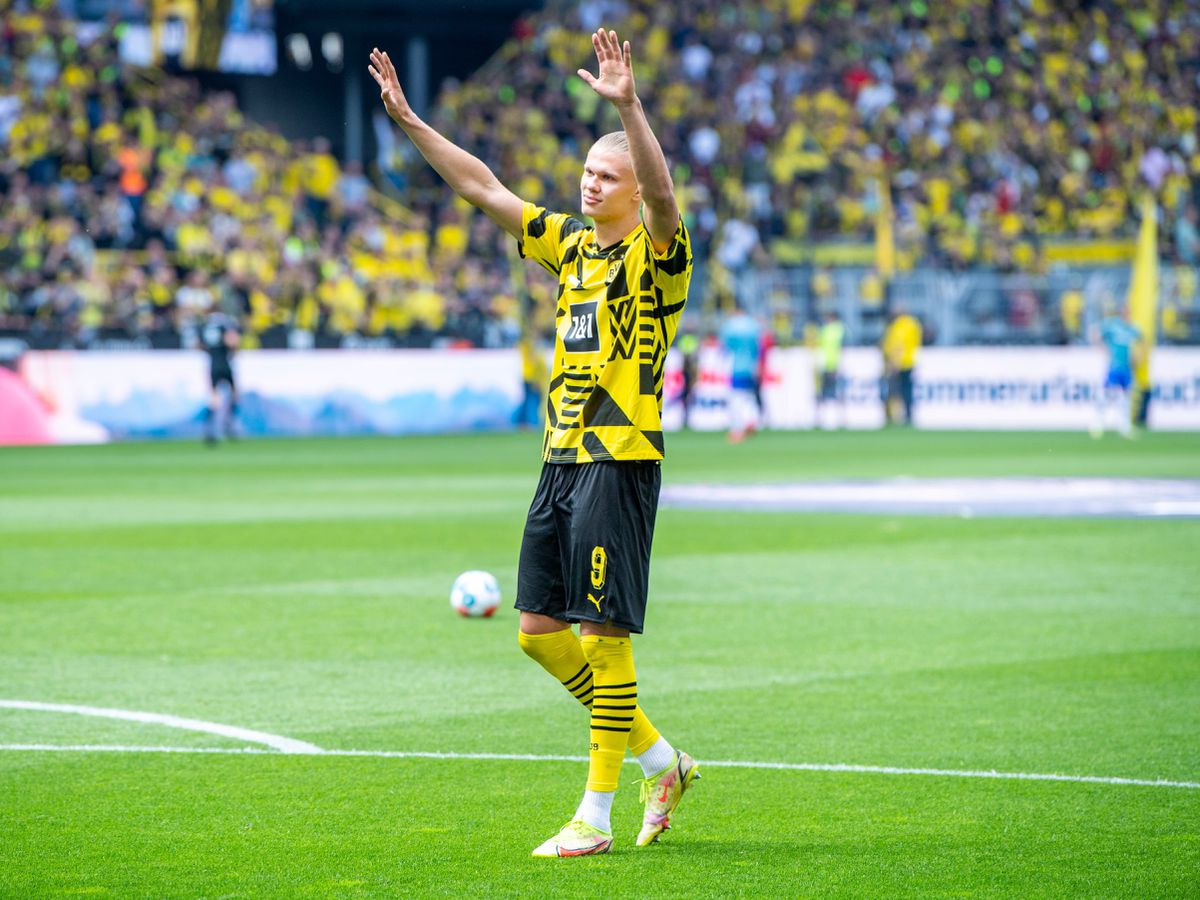 Dortmund’s Erling Haaland cheers to fans