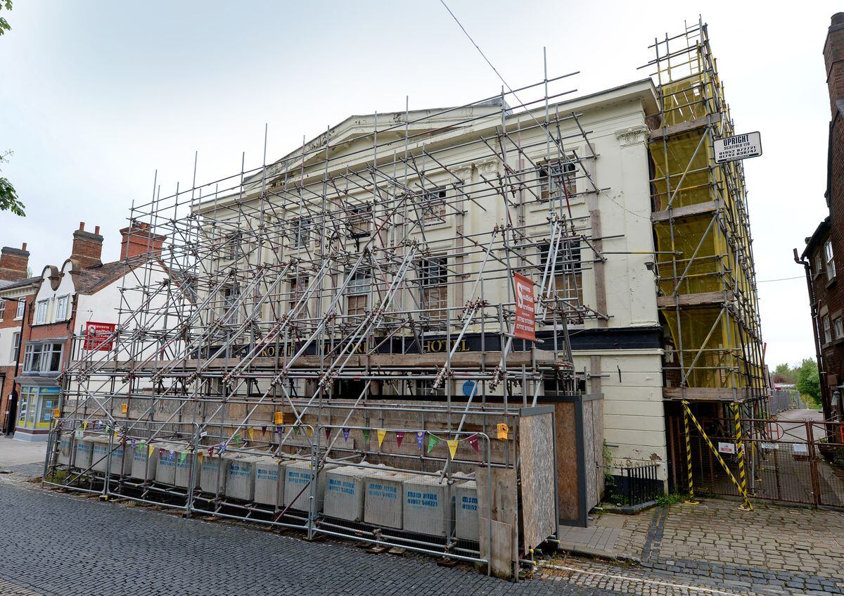 The Royal Victoria Hotel has become an eyesore in the town, with a councillor calling for something to be done 