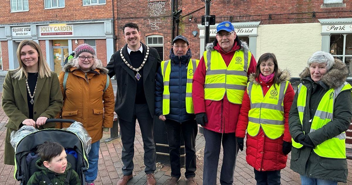 Oswestry Mayor Councillor Jay Moore with Borderland Rotary members