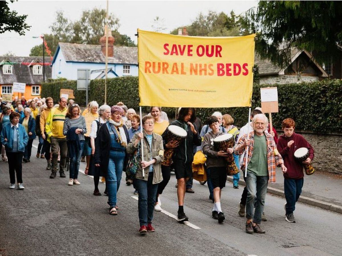 Campaigners and residents marched in Bishop's Castle calling for health bosses to re-open inpatient beds at their hospital.