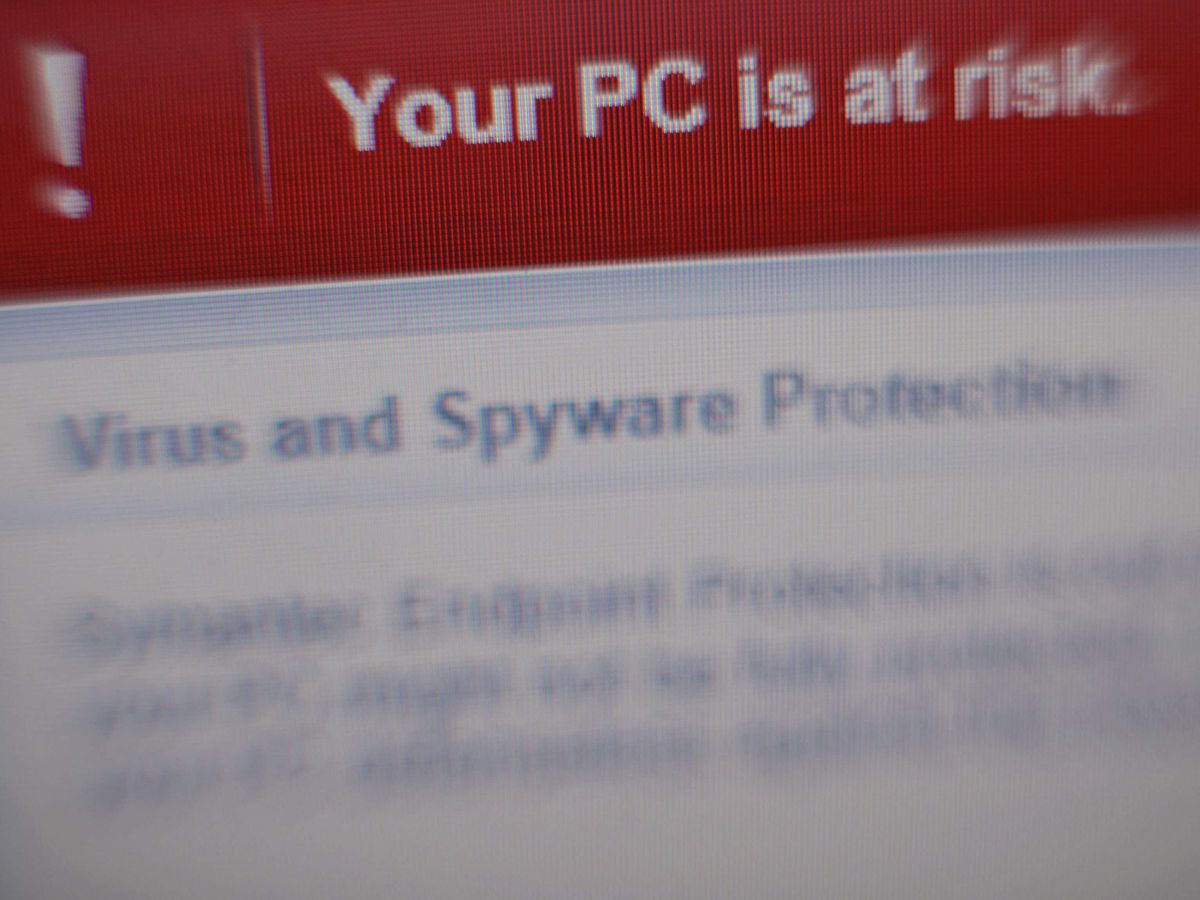 A computer 'at risk' warning screen