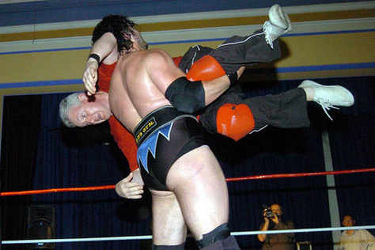 Lembit Opik hospitalised in wrestling debut