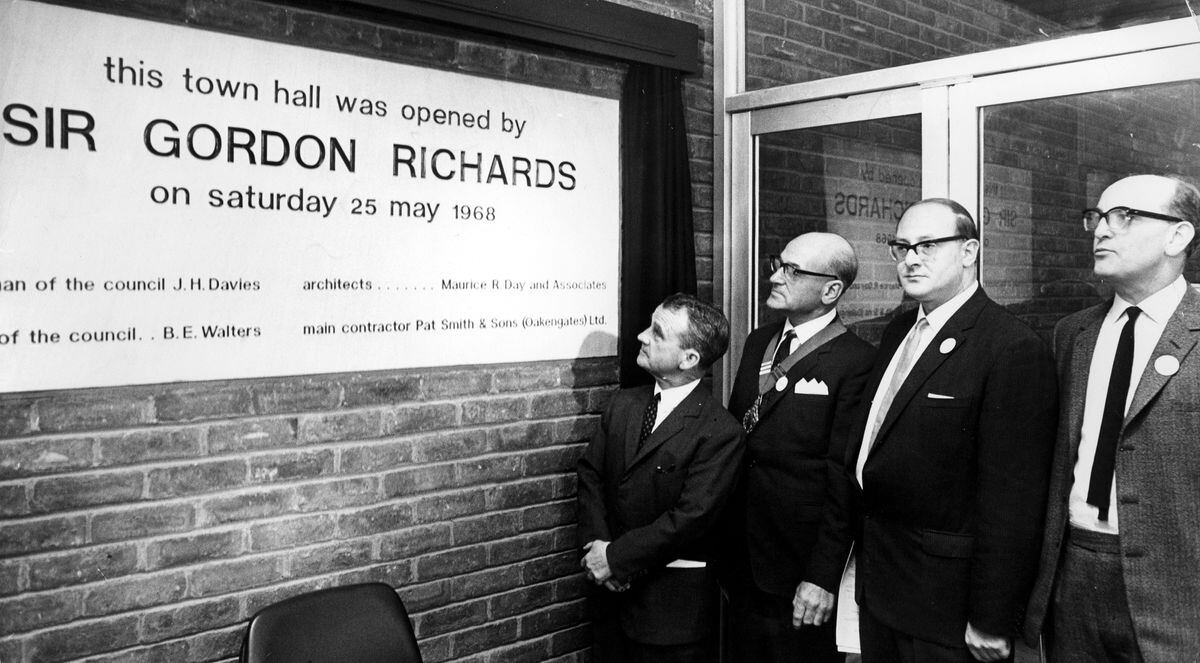 Sir Gordon Richards (left) opens Oakengates Town Hall on May 25, 1968.