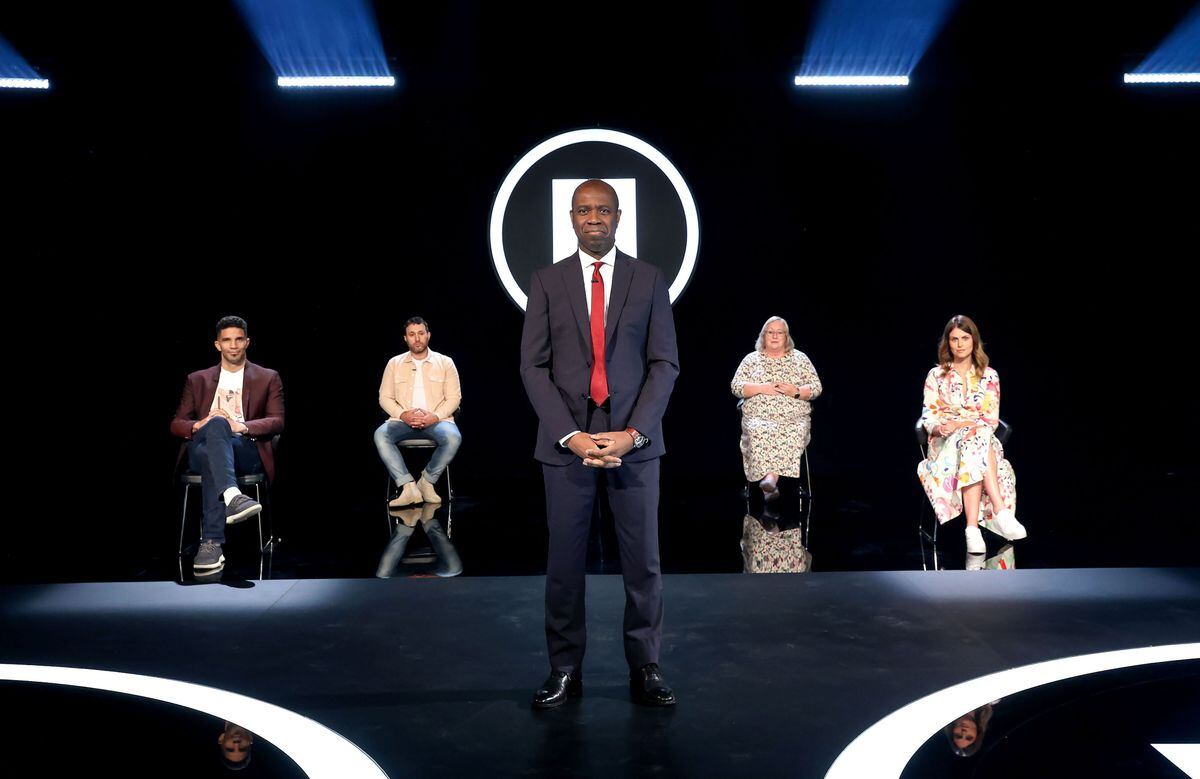 Celebrity Mastermind S19 - Ep1 (No. 1) - Picture shows, from left: David James, Anthony Costa, Clive Myrie, Jackie Weaver, Ellie Taylor . Picture copyright Hindsight/Hatrick Productions - Photographer: William Cherry/Press Eye