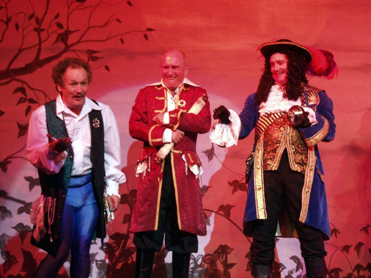 OLYMPUS DIGITAL CAMERA Peter Pan Wolverhampton Grand Theatre 2003-4 Cannon and Ball as Yoo and Smee with Tony Adams as Captain Hook