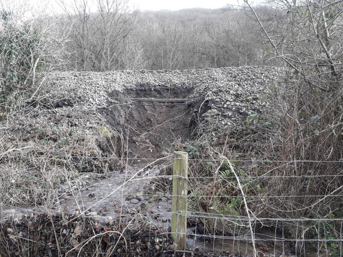 A landslip in Craven Arms has blocked trains from running between Shrewsbury and Hereford