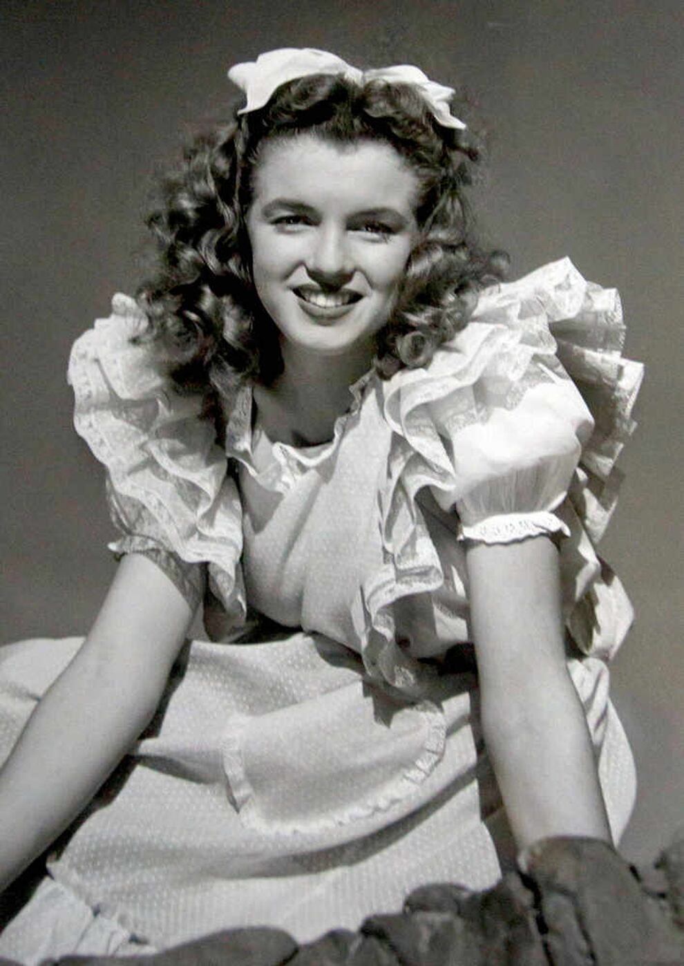 Rare photos of 20-year-old Marilyn Monroe before she was 