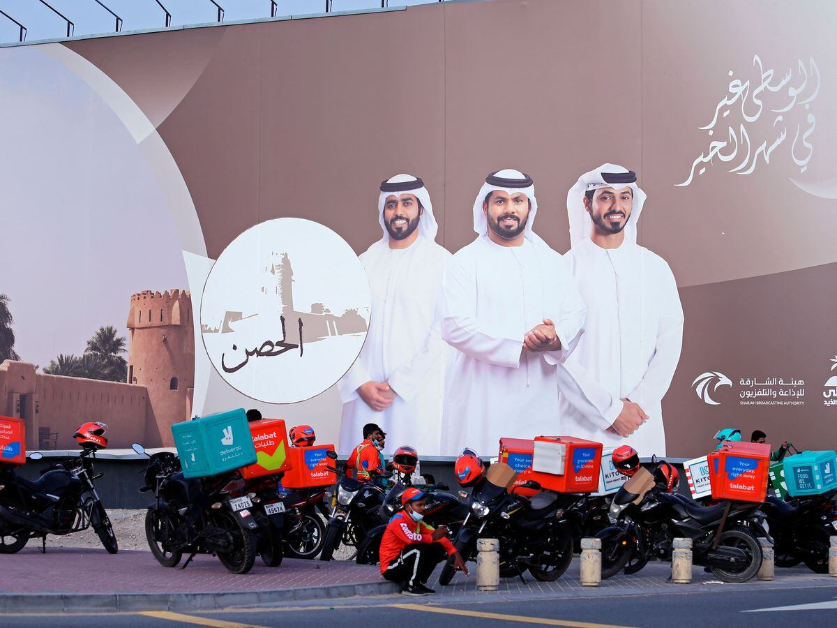 Доставка из дубая в россию. Dubai delivery. Dubai delivery Bikes. Дубай где попробовать разные профессии.