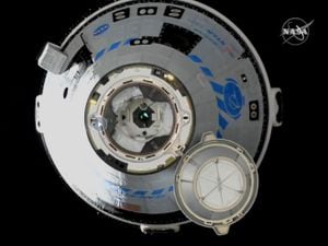 The Boeing Starliner approaching the International Space Station
