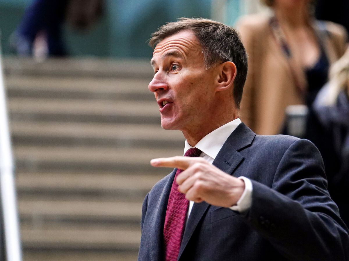 Chancellor Jeremy Hunt pointing