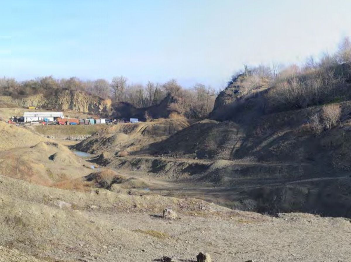 Up to 100 daily lorry journeys expected as plans to fill disused quarry set to be approved 