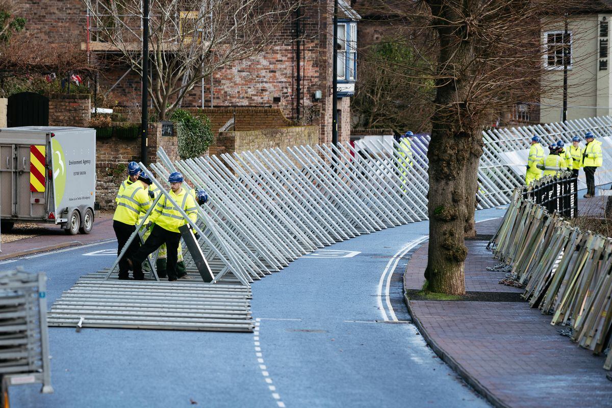 Flood barriers go up in Ironbridge 