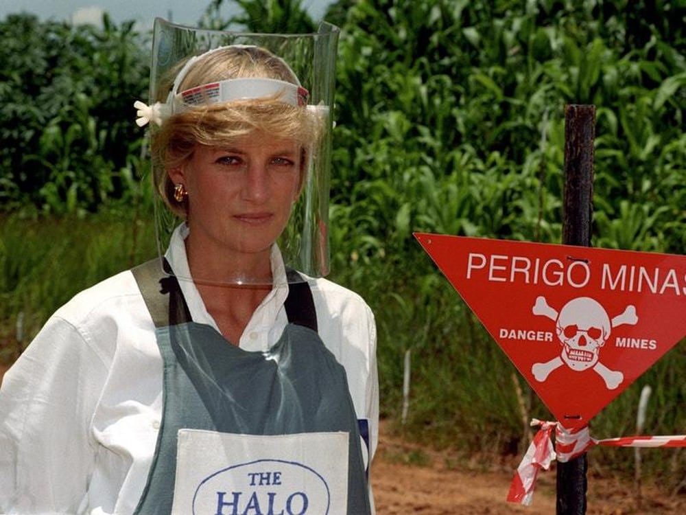 Diana’s landmines outfit to go on show at Kensington Palace ...