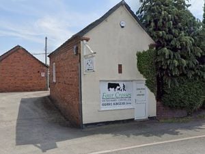 Plans to build an extension at Four Crosses Veterinary practice have been approved by Powys planners. From Google Streetview.