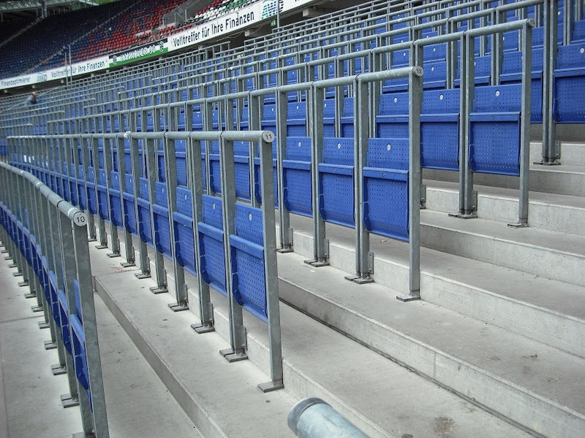 Rail seating