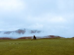 Playing golf in the clouds on Church Stretton golf course 