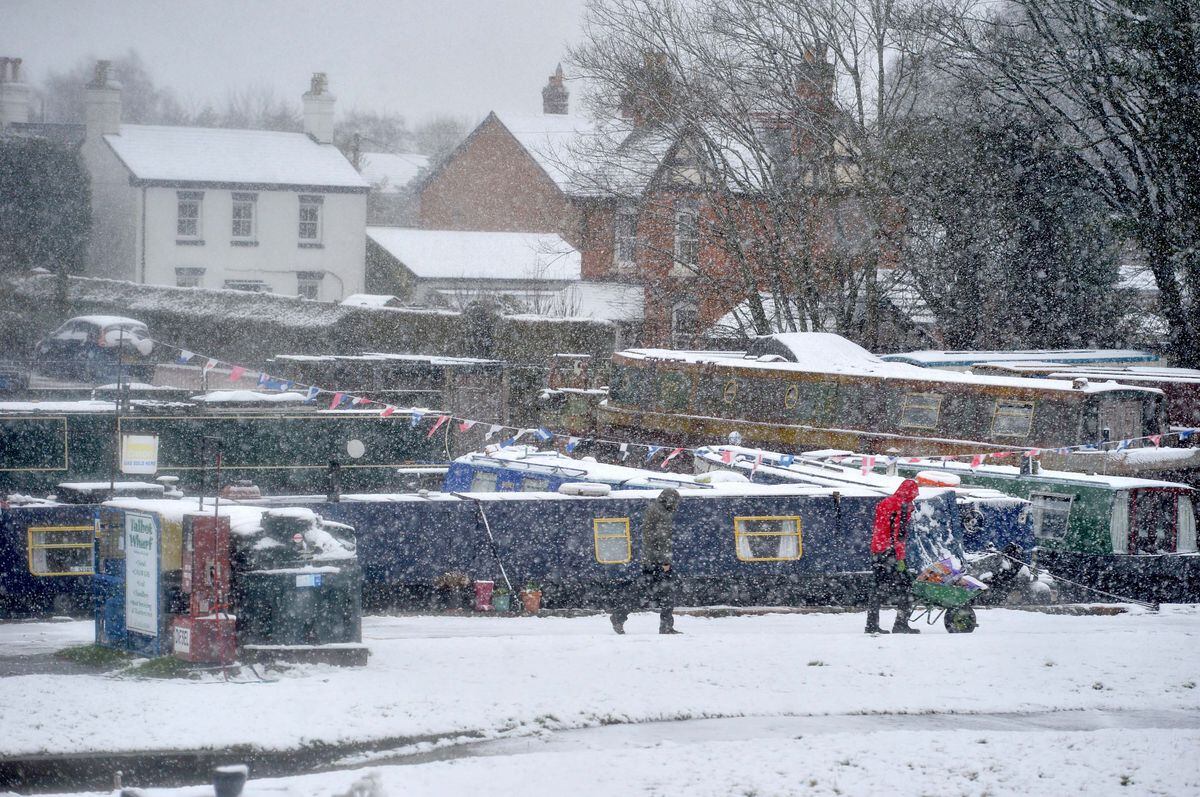 Snow near Talbot Wharf in Market Drayton