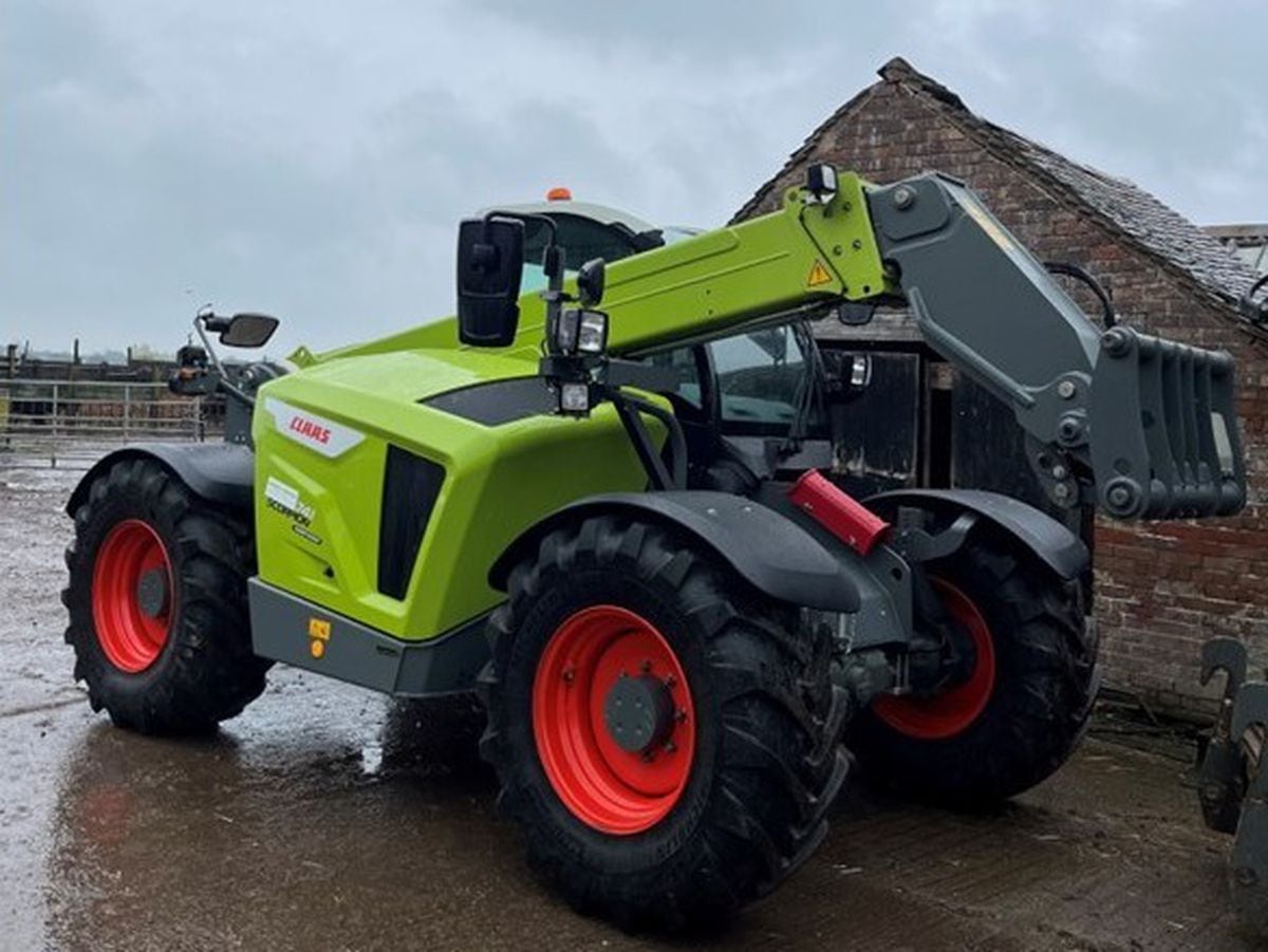 Police appeal for information after 'distinctive' tractor stolen from farm 