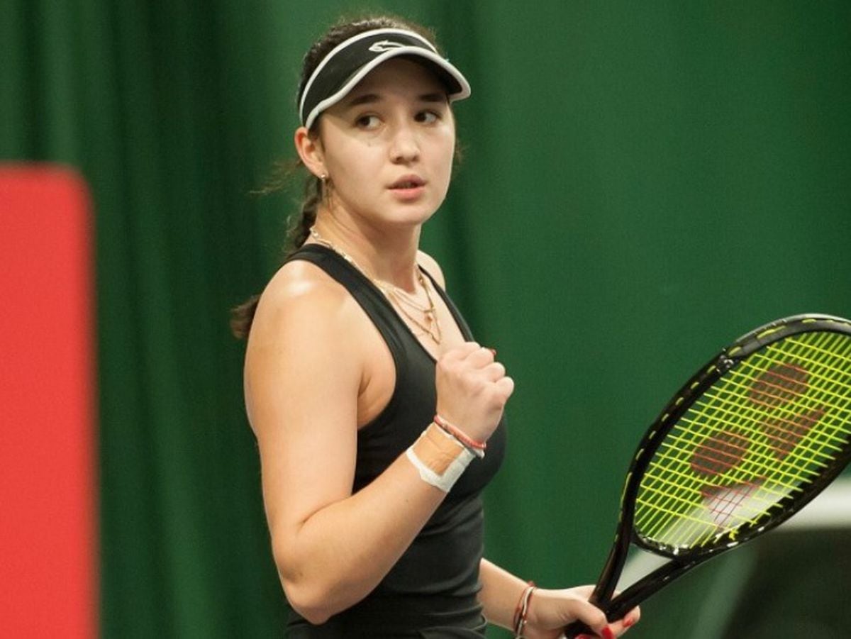 Photo of Markéta Vondroušová vs Eva Liss vo finále ITF v Shrewsbury Club