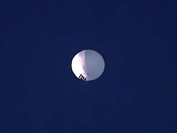 The balloon had been flying at about 60,000 feet and was estimated to be about the size of three school buses. (Larry Mayer/The Billings Gazette via AP)