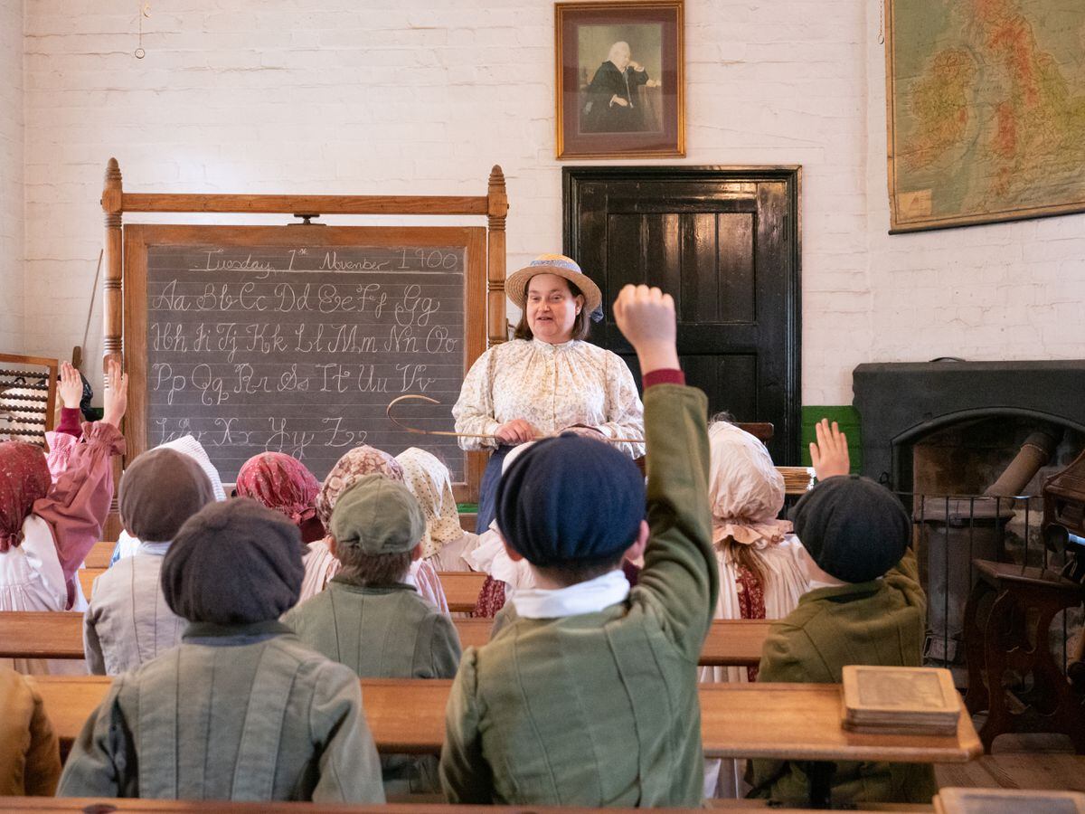 Youngsters take part in Victorian lessons
