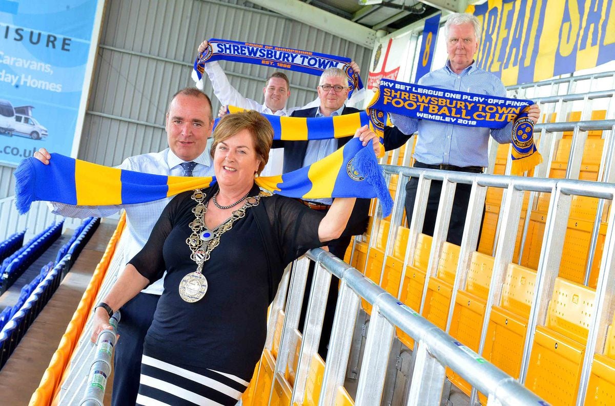 Celebrations for the mayor Jane Mackenzie, chief executive Brian Caldwell, Mike Davis and Roger Groves of the Supporters’ Parliament and Michael Burnett, MD of Ferco Seating