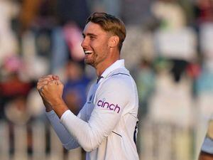 England were rewarded for their unorthodox attacking fielding approach with four wickets in the final session as Pakistan slid to 409 for seven